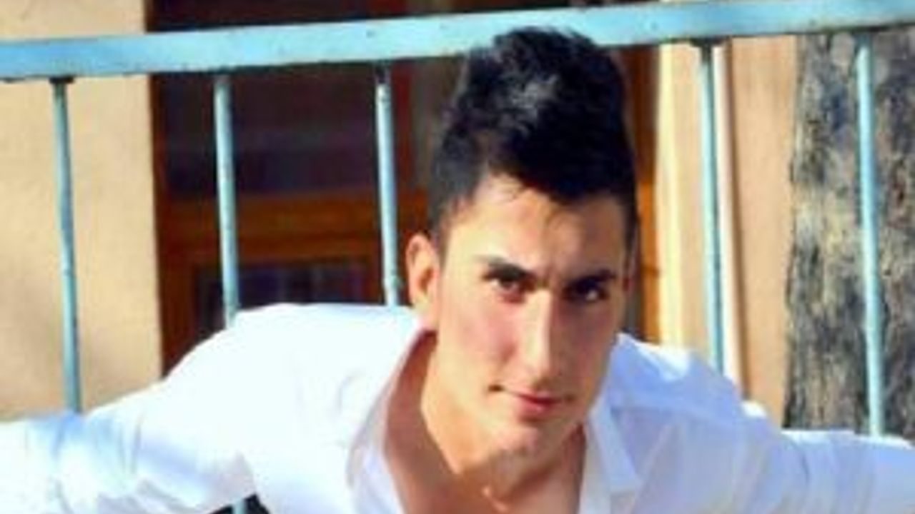 İzmir kaza kurbanı genç yıldızına ağlıyor 