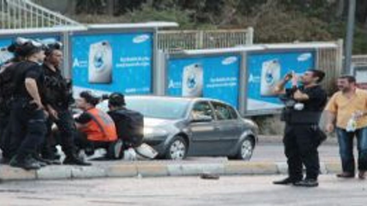 Polisten ‘parktan nasıl attık’ pozu!