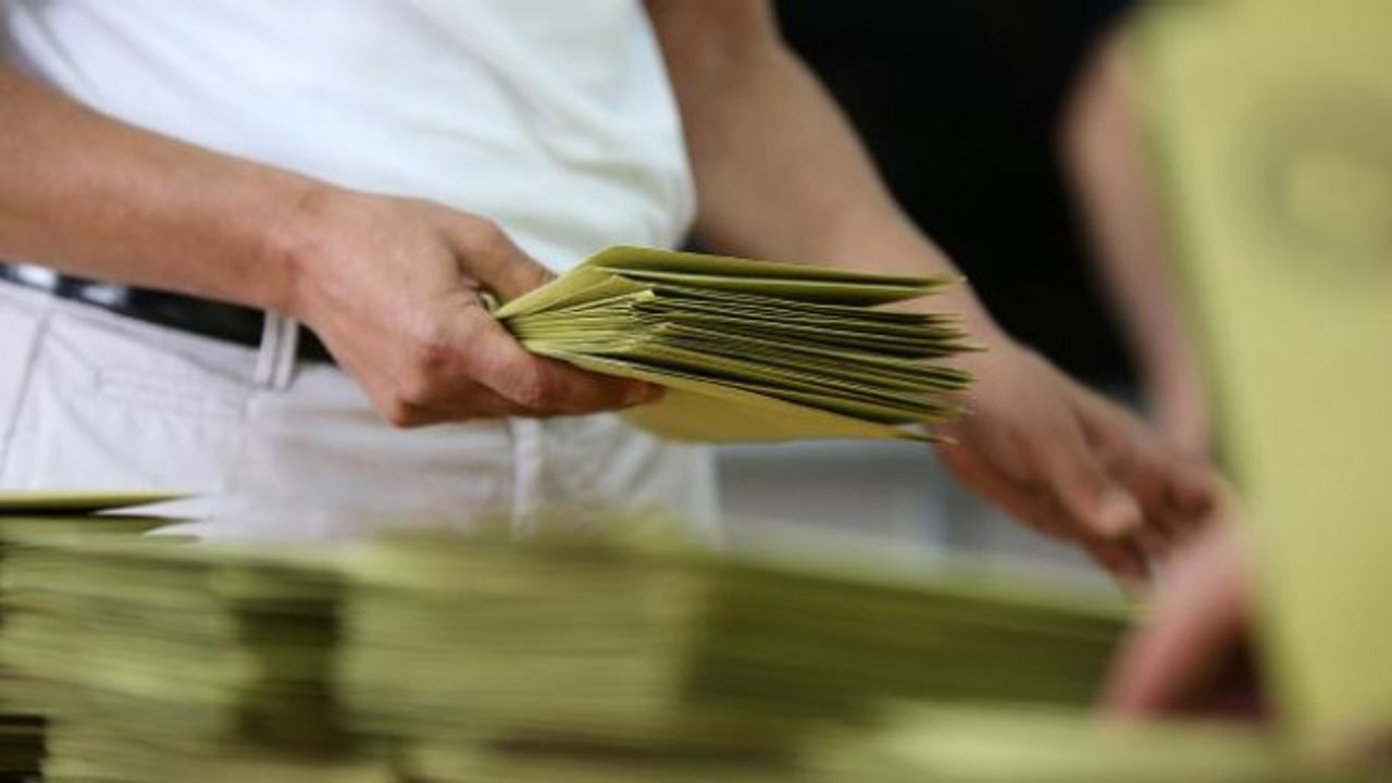 Seçmen listeleri yarın askıya çıkıyor