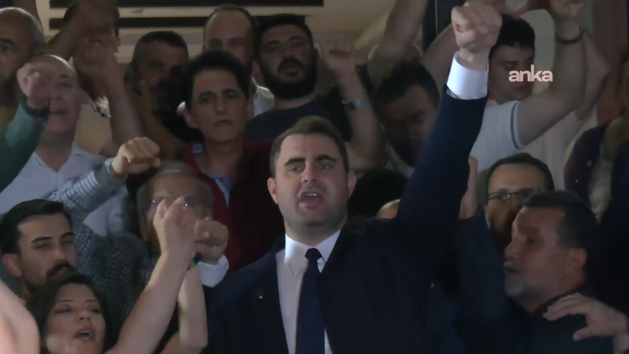 CHP İzmir'de Direniş Kararı: 'Baba Ocağını Teslim Etmeyeceğiz!'