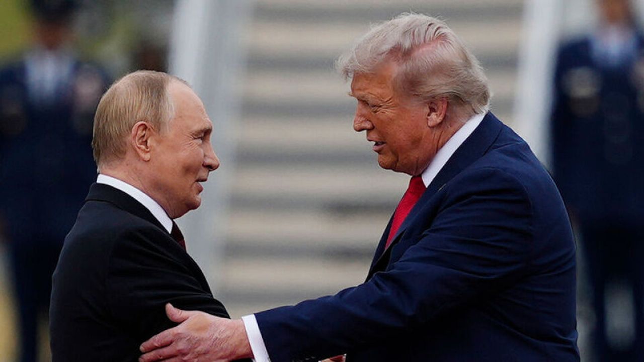 Putin ve Trump telefonda görüştü!