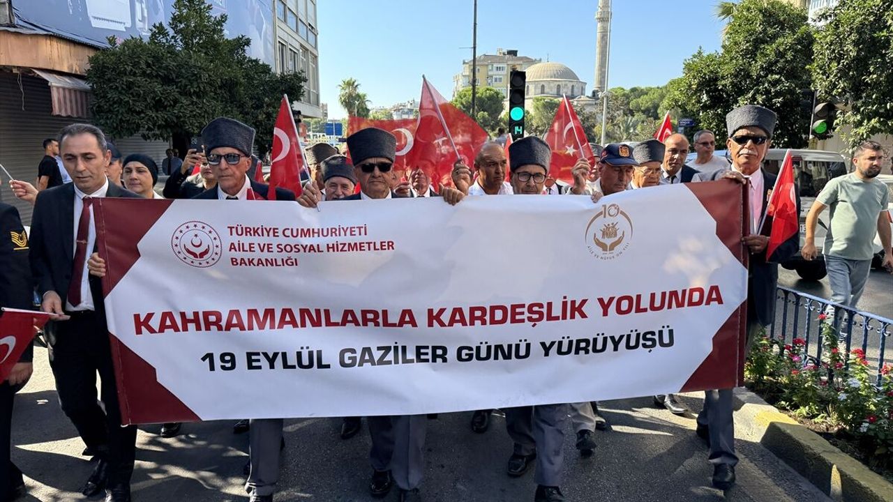 Aydın'da Gaziler Günü yürüyüşü düzenlendi - İzmir Haber - İzmir Son Dakika Haberleri