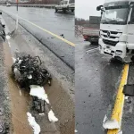 Tır ile otomobilin çarpıştığı kazada 4 kişi yaralandı