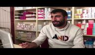 Veteriner önündeki dana görüntüleri, sosyal medyada ilgi gördü