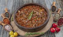 Günün iftar menüsü: Güveçte etli türlü