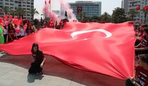 İzmir'de coşkulu 19 Mayıs kutlaması!