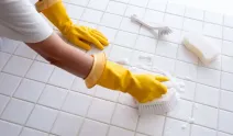 Işıl ışıl bir banyo için kimyasallara veda