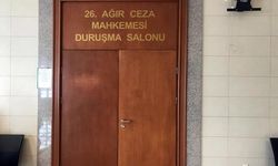 İzmir’deki istismar davasında bir garip olay: Mahkeme kapısına gelip büyü yaptı!