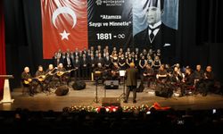 Atatürk, Aydın'da türkülerle anıldı