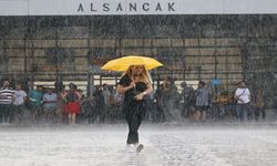 İzmir'de etkili sağanak yağış!