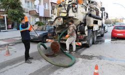 Manisa'da taşkınlara karşı kanalizasyon hatları temizleniyor