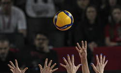 İzmir voleybolunda zirve derbisi!