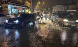 İzmir’de etkili sağanak yağış!