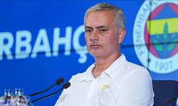 Jose Mourinho, ameliyat için yurt dışına çıkıyor: Takıma izin verdi