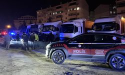 Polisin uyarısına direnen sürücülere gözaltı!