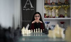 Hedefi büyükusta olmak... The Queens's Gambit İzmir şubesi!