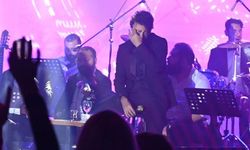 Mahsun Kırmızıgül, İzmir'deki konserinde gözyaşlarını tutamadı