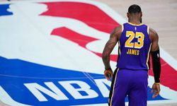 LeBron James bir kez daha tarihe geçti