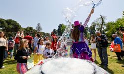 23 Nisan neşesi tüm İzmir'i sardı