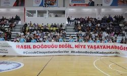 Kadın basketçilerden pankartlı tepki!