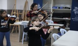 Aydın Büyükşehir'den miniklere keman eğitimi