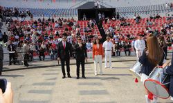 Çeşme'de 19 Mayıs Atatürk'ü Anma Gençlik ve Spor Bayramı kutlandı