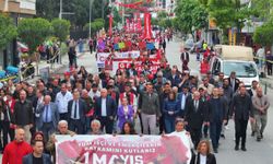 Başkan Zeyrek 1 Mayıs’ta emekçilerle omuz omuza