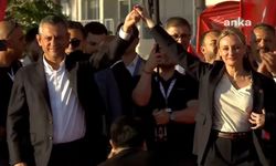 CHP'nin yeni vekili sahnede... Rozet mitingde takıldı!