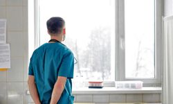 Gurbete kaçış durdurulamıyor: İzmir'den yurt dışına göçen doktor sayısı belli oldu