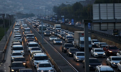 İzmir'de trafiğe kayıtlı araç sayısında azalış!