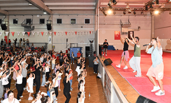 Çiğli’de 19 Mayıs coşkusu dans gösterisiyle zirve yaptı