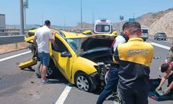 İzmir'de feci kaza... Yola savrulan yolcu can verdi!