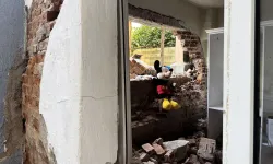 Büyükşehir’den yıkılan duvar açıklaması: Aile evden çıkmak istemedi!