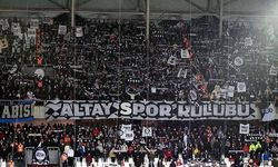 Altay'da peş peşe ayrılıklar!