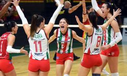 Karşıyaka voleybolda yüzler gülüyor