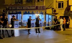 Restoranda silahlı ve bıçaklı “hesap” kavgası: 1'i ağır, 7 yaralı