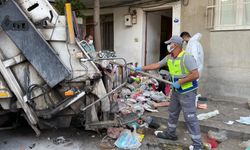 Bornova'da çöp ev mesaisi... Yedi yıllık kabus son buldu!
