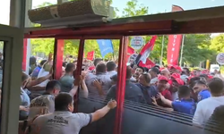 İşçiler kapıları zorladı: Büyükşehir önünde olay!