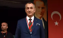 Karşıyaka'da Azat Yeşil'in güveni tam