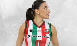 Karşıyaka filesinde Simay gitti