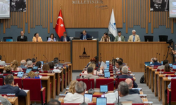 Büyükşehir’de plan, çöp, İZBETON tartışması!