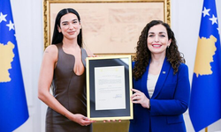Dua Lipa, üçüncü vatandaşlığını aldı