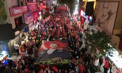 Karşıyaka, Cumhuriyet’in ışığında tek yürek oldu