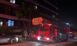 Korku dolu anlar... Yangında mahsur kalan 4 kişi ve 1 kedi kurtarıldı!