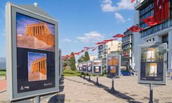 Gazeteci Korcan Karar’ın “Anıtkabir” sergisi İzmir’de açıldı