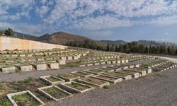 Büyükşehir'den Örnekköy'e çift katlı mezarlık!