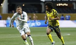 Silah taşıyordu... Adeyemi'ye dev para cezası!