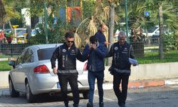 Tekel bayisinde kavga: İşletme sahibi bıçaklandı