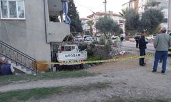 Kamyonet evin bahçesine uçtu; 1 ölü, 3 yaralı!