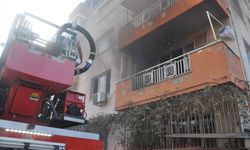 İzmir'de yangın paniği: Yavru kedi kurtarıldı!